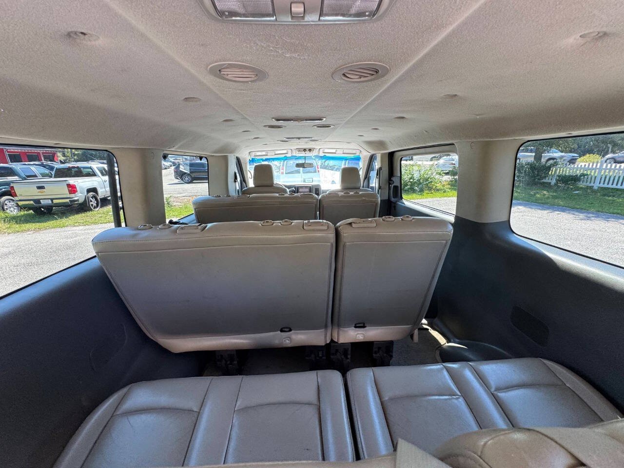 Used 2017 Nissan NV 3500 SL RWD image 12