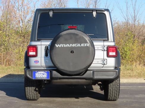 Used 2018 Jeep Wrangler Unlimited Sport S image 14