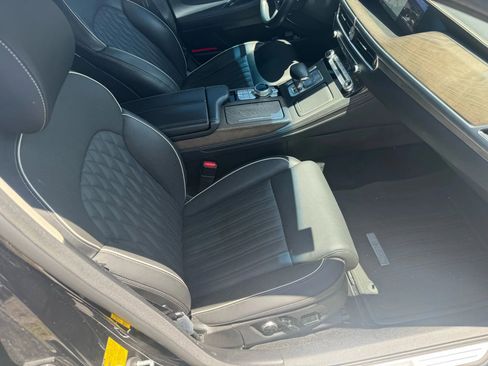 Used 2022 Genesis G90 3.3T Premium RWD image 37