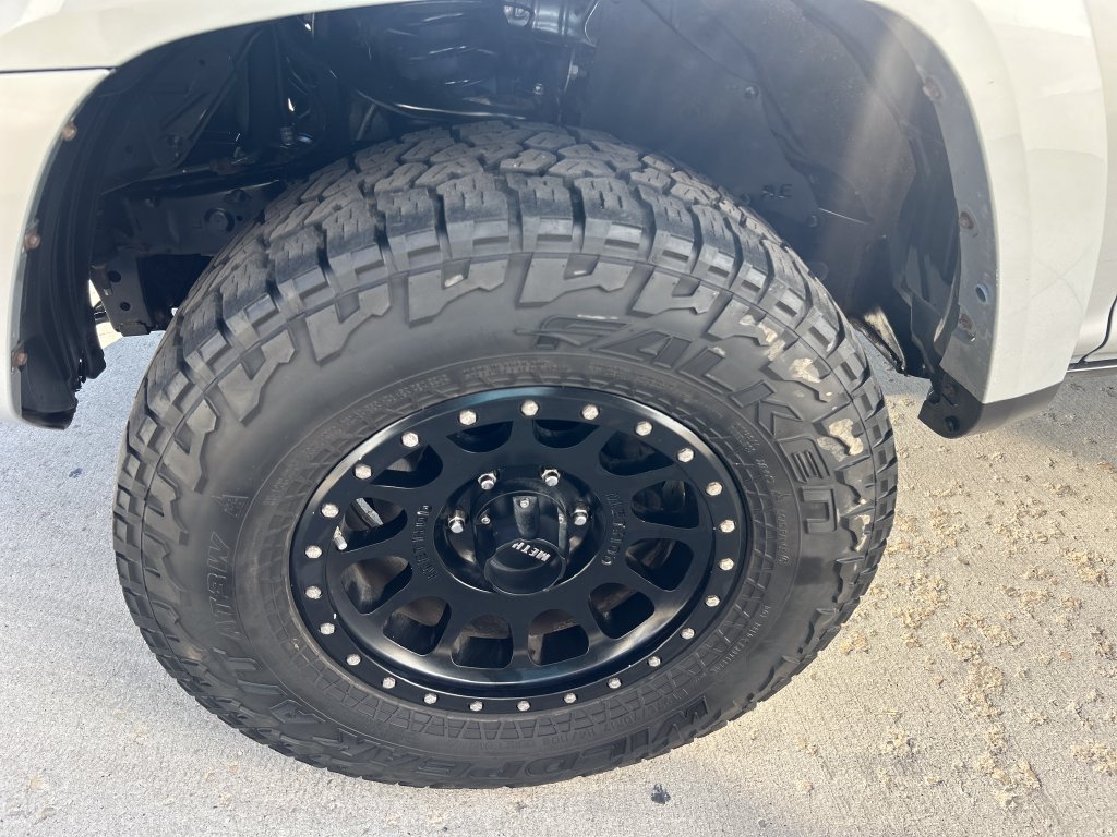 Used 2016 Toyota 4Runner SR5 AWD/4WD image 15