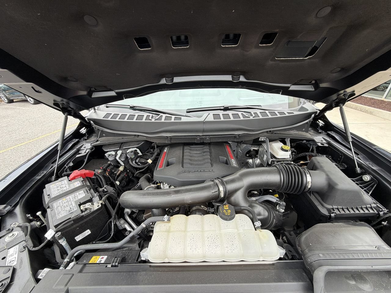 Used 2025 Ford F150 Raptor AWD/4WD image 37
