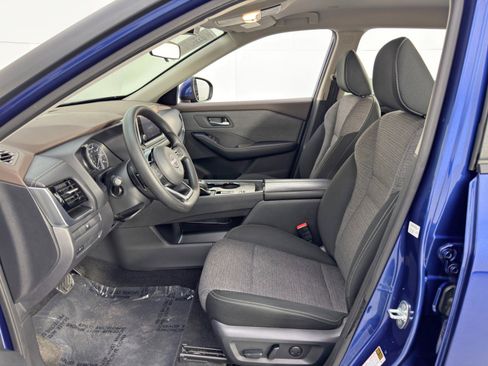 Used 2022 Nissan Rogue SV image 15