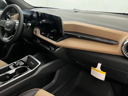 New 2026 Chevrolet Equinox ACTIV w/ Convenience Package III image 25