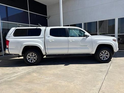Used 2016 Toyota Tacoma SR5 w/ SR5 Appearance Package (SN) RWD image 2