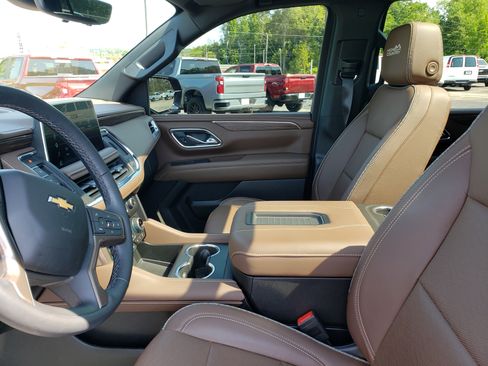 Used 2024 Chevrolet Tahoe High Country RWD image 26