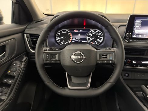 New 2026 Nissan Rogue SV FWD image 17