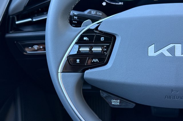 New 2026 Kia Niro EX FWD image 30