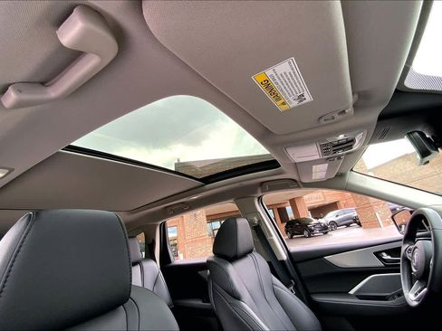 Used 2025 Acura MDX FWD image 14