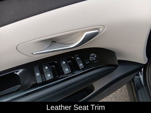 Used 2022 Hyundai Tucson Limited image 13