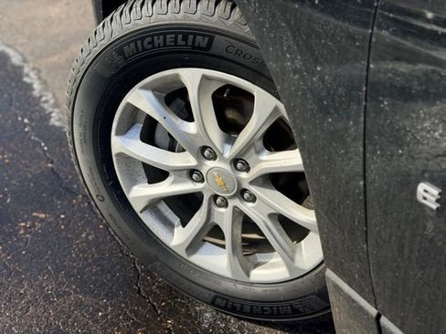 Used 2019 Chevrolet Equinox LT w/ Driver Convenience Package image 28