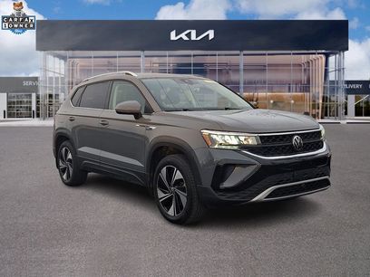 Used 2024 Volkswagen Taos SE w/ Taos Adventure Package