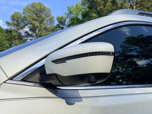 Used 2017 Nissan Rogue SL w/ SL Premium Package FWD image 16
