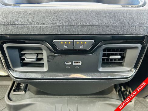 Used 2022 Chevrolet Silverado 1500 ZR2 w/ Technology Package image 8