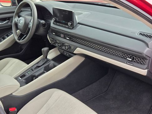 Used 2025 Honda Accord SE image 29