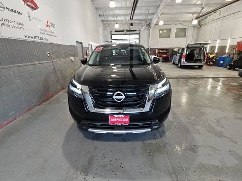 Certified 2025 Nissan Pathfinder SL AWD/4WD image 7