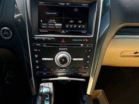 Used 2016 Ford Explorer Limited w/ Equipment Group 301A AWD/4WD image 18