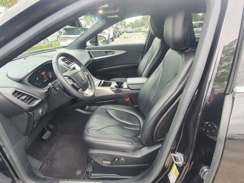 Used 2020 Lincoln Nautilus FWD image 17