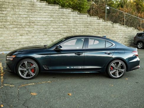 Used 2024 Genesis G70 2.5T w/ Sport Prestige Package image 9