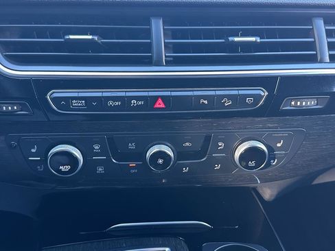 Used 2018 Audi Q7 3.0T Premium Plus w/ Premium Plus Package image 37