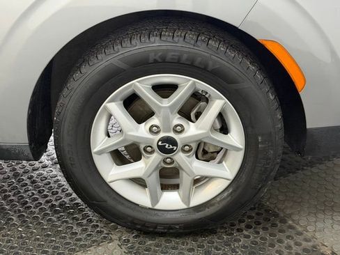 Used 2022 Kia Soul LX w/ Technology Package FWD image 12