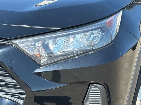 Used 2021 Toyota RAV4 LE AWD/4WD image 14
