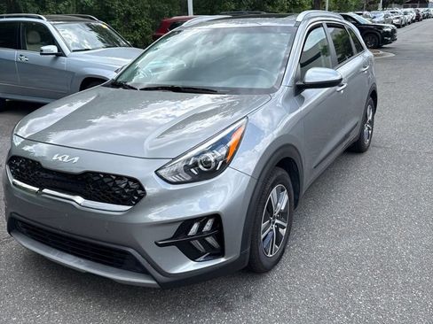 Used 2022 Kia Niro LXS FWD image 2