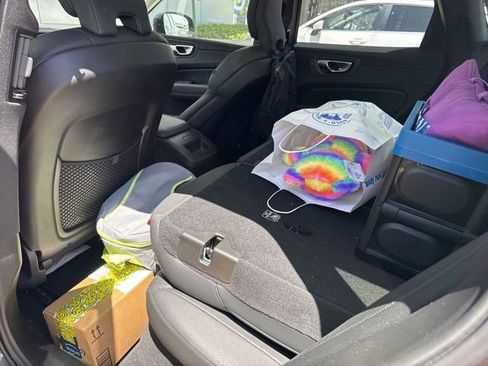 Used 2025 Volvo XC60 B5 Plus image 22