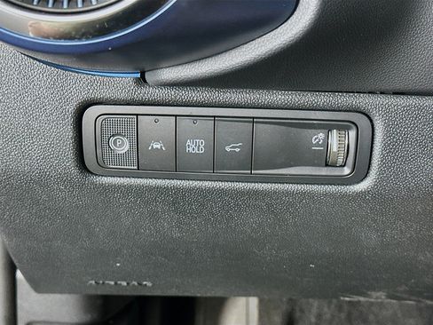 Used 2025 Chevrolet Equinox EV LT FWD image 17