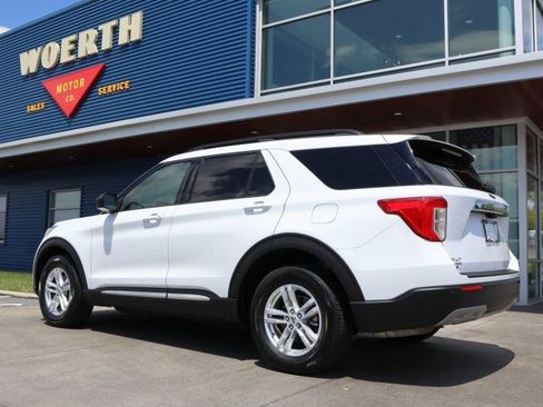 Used 2020 Ford Explorer XLT w/ Equipment Group 202A AWD/4WD image 5