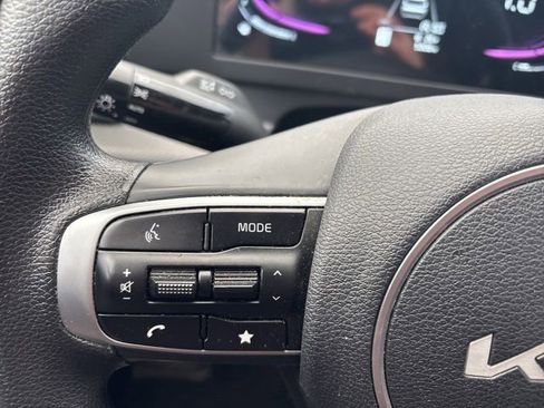 Certified 2025 Kia Sportage LX image 17