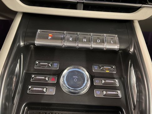 Used 2026 Lincoln Nautilus Premier w/ Equipment Group 102A image 15