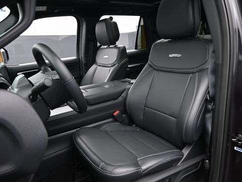 New 2026 Ford Expedition Max Platinum w/ Stealth Performance Package AWD/4WD image 12