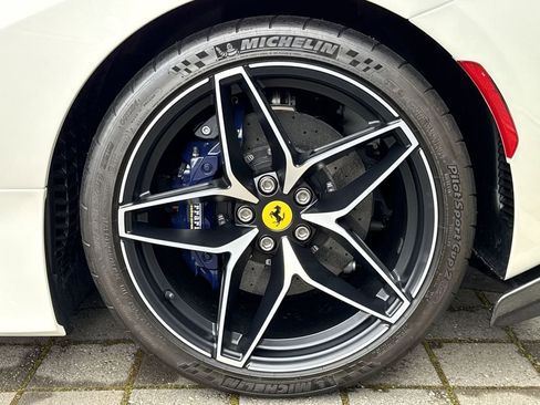Used 2020 Ferrari 488 Pista Spider image 10