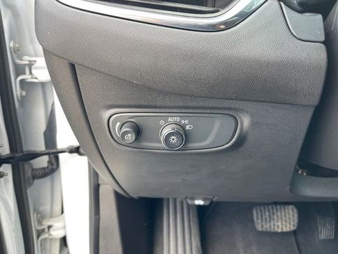 Used 2024 Chevrolet Equinox LT image 32