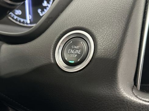 Used 2023 Cadillac XT4 Premium Luxury image 10