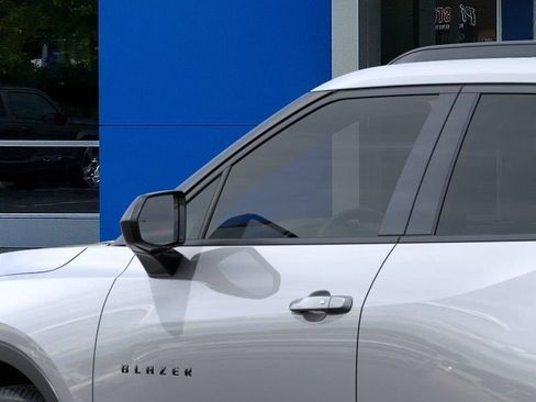New 2026 Chevrolet Blazer LT w/ Convenience Package FWD image 12