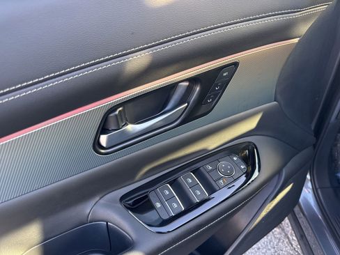 Certified 2025 Nissan Murano SL image 13