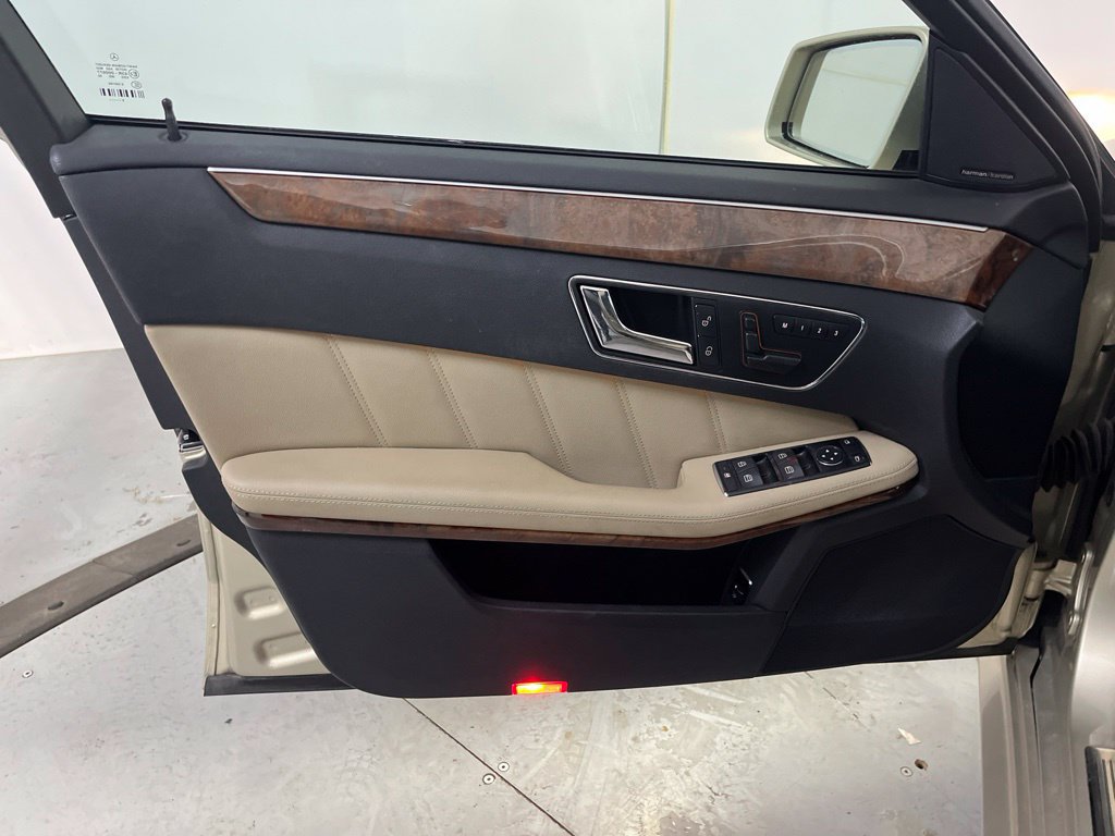 Used 2010 Mercedes-Benz E 350 Sedan image 26