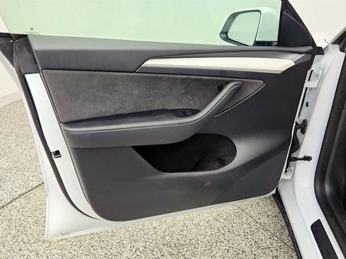 Used 2023 Tesla Model Y Long Range AWD/4WD image 11