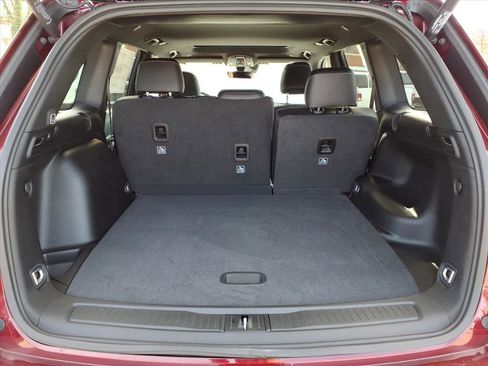 New 2026 Jeep Grand Cherokee Altitude image 16