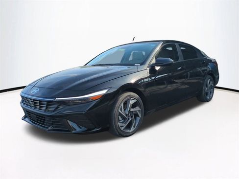 New 2026 Hyundai Elantra Limited image 9