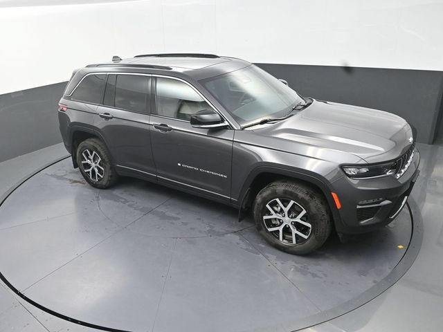Used 2024 Jeep Grand Cherokee Limited AWD/4WD image 13
