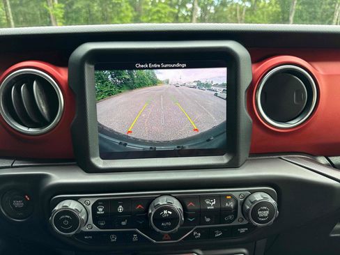 Used 2019 Jeep Wrangler Unlimited Rubicon AWD/4WD image 21