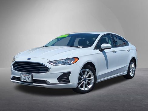 Used 2020 Ford Fusion SE FWD image 1