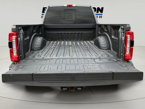 Used 2023 Ford F250 Lariat w/ Lariat Ultimate Package AWD/4WD image 9