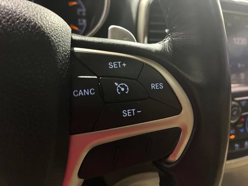 Used 2016 Jeep Grand Cherokee Limited AWD/4WD image 23