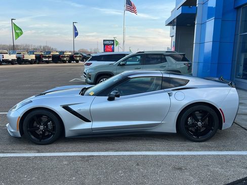 Used 2014 Chevrolet Corvette Stingray Coupe w/ Battery Protection Package image 2