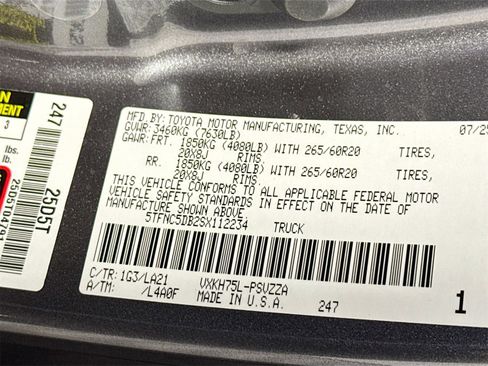 New 2025 Toyota Tundra Platinum image 17