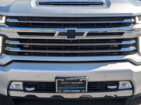 Used 2022 Chevrolet Silverado 3500 High Country w/ Safety Package II AWD/4WD image 9