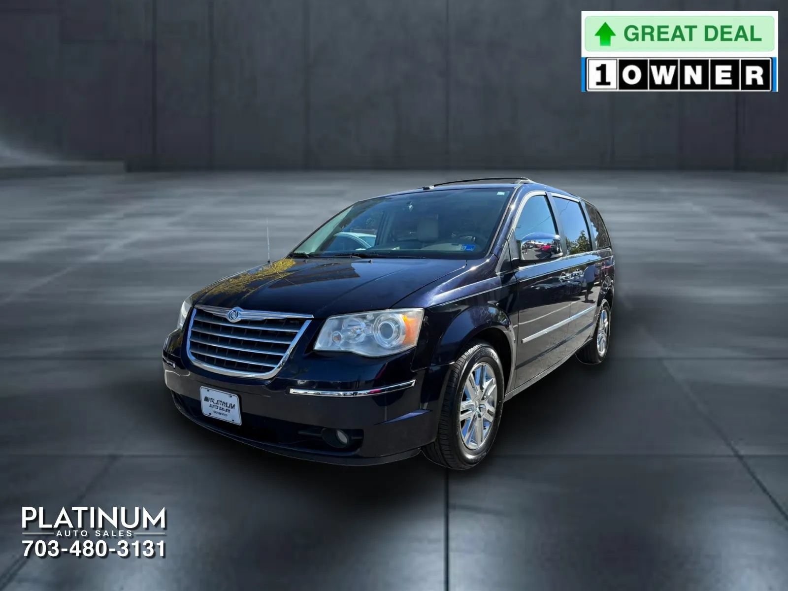 Used 2010 Chrysler Town & Country Limited w/ Entertainment Group #3 FWD image 5